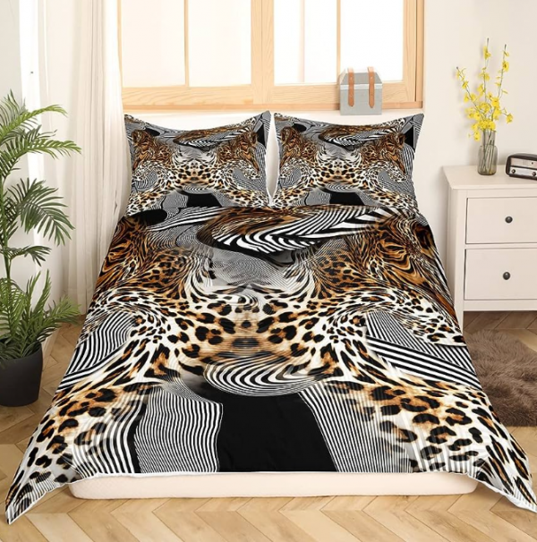 Pola cheetah atau zebra print yang menciptakan kesan eksotis